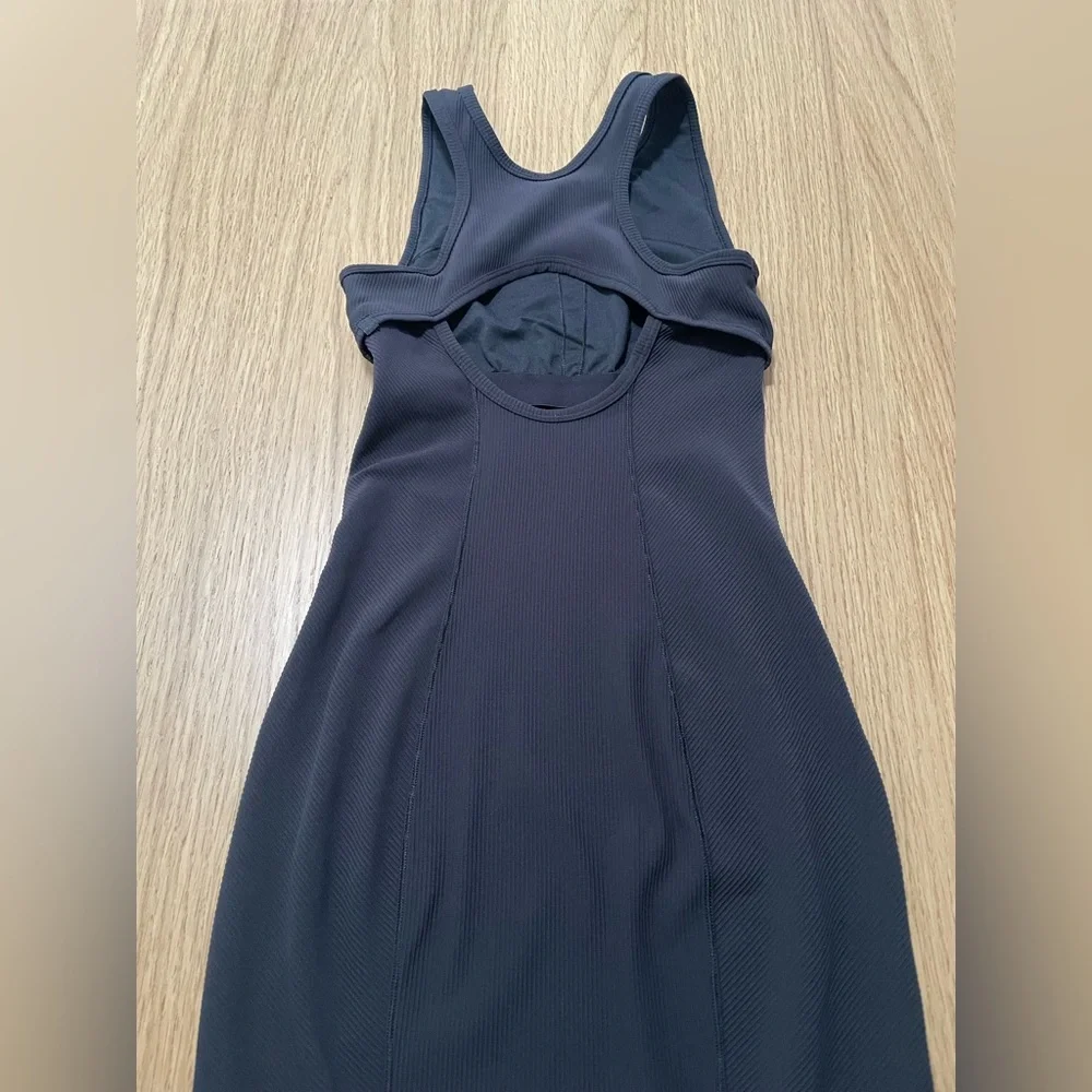 Lululemon Brunch and Back Dress in black, Sz 2 - Picture 11 of 16